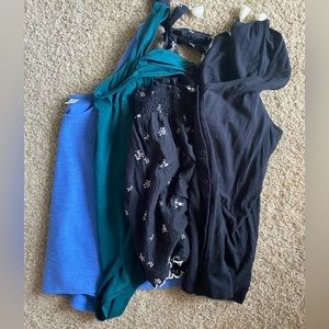 Bundle of 4 XL Old Navy Tank Tops